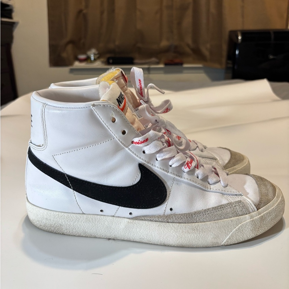 Nike White and Black High-Tops